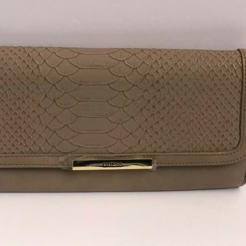 GUESS Clutch Wallet Purse Handbag Evening …